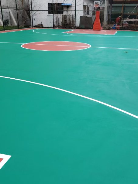 顺义 球场长期使用易出现地面开裂